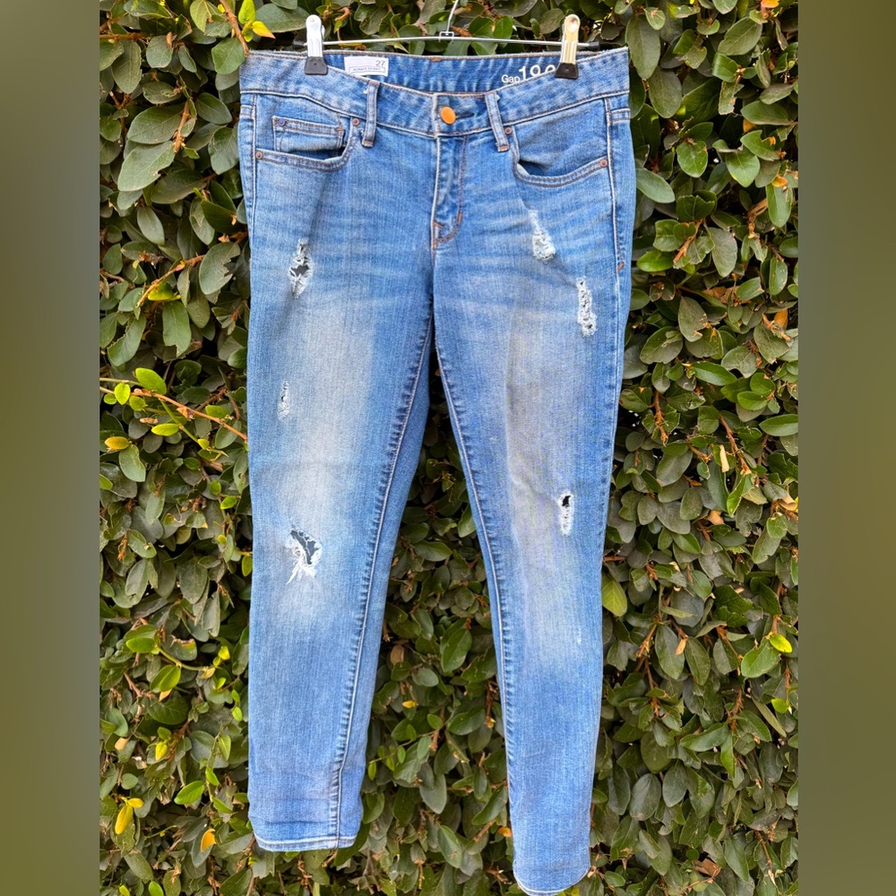 Gap 1969 Always Skinny Jeans in size 27